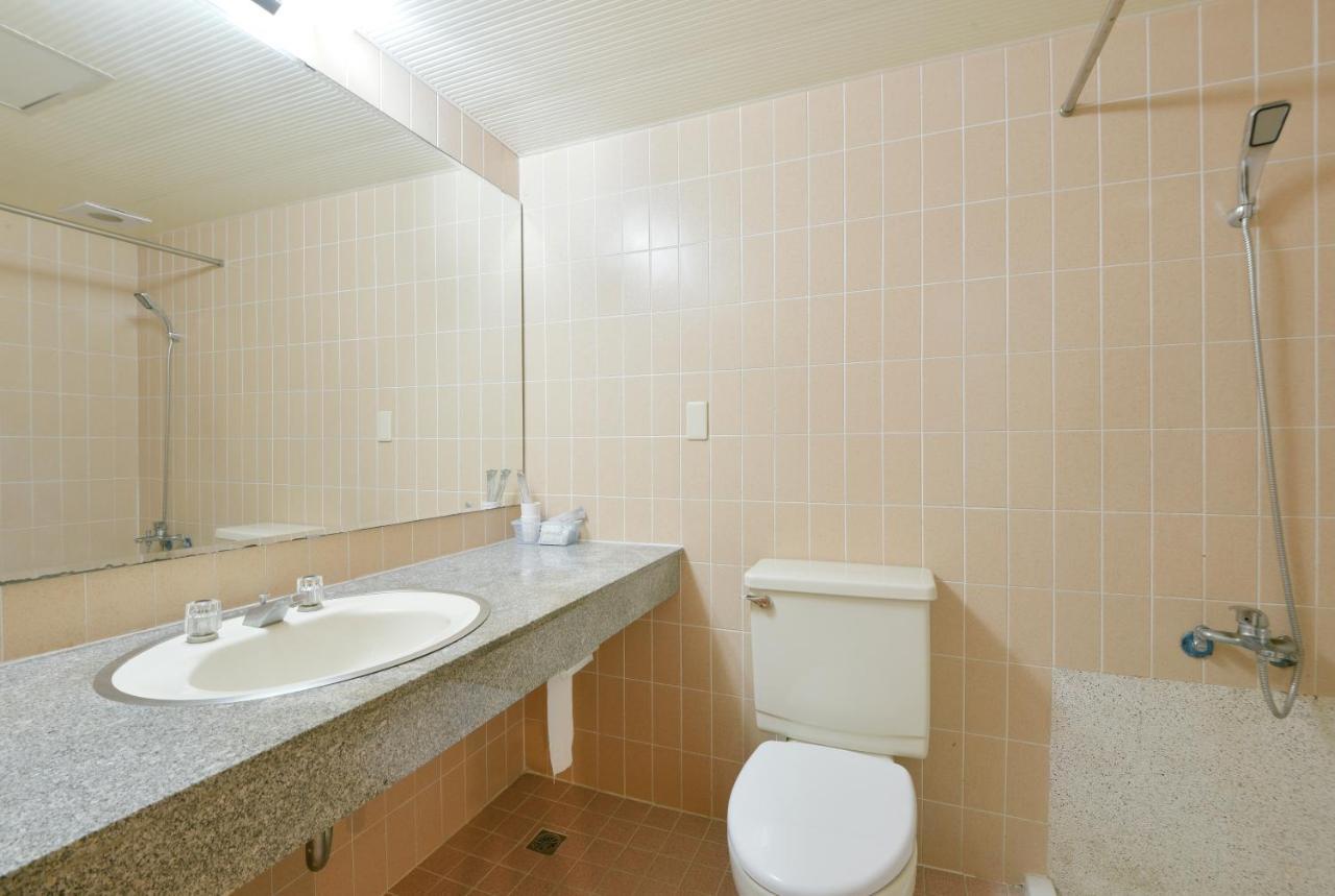 Back Home Hotel Chiayi Exterior foto