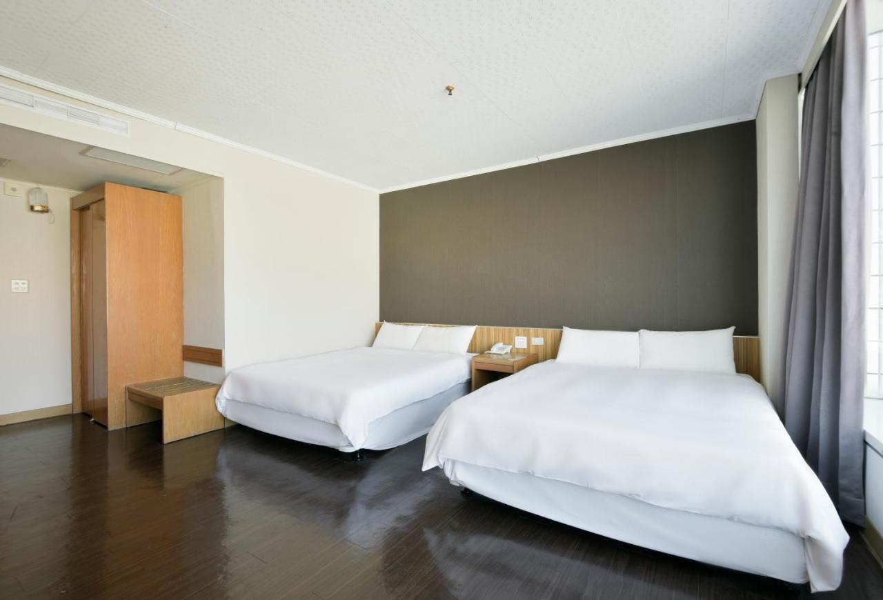 Back Home Hotel Chiayi Exterior foto